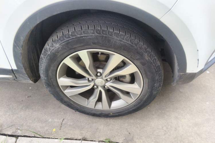 Used Geely Auto Emgrand X7 Sport 2016 1.8TD Automatic Smart Connectivity Version Right Front Wheel Hub