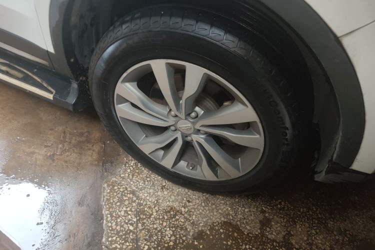 Used Geely Auto Emgrand X7 Sport 2016 1.8TD Automatic ZhiShang Model Right Front Wheel Hub