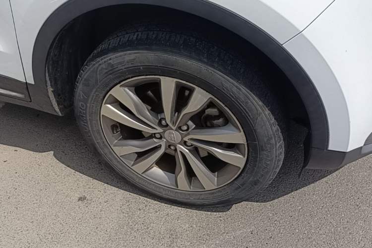 Used Geely Auto Emgrand X7 Sport 2016 1.8TD Automatic ZhiShang Model Right Front Wheel Hub