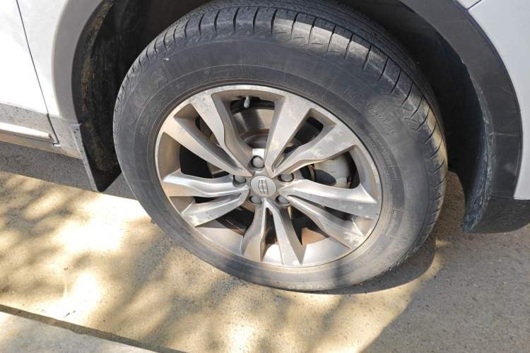 Used Geely Auto Emgrand X7 Sport 2016 1.8TD Automatic Smart Connectivity Version Right Front Wheel Hub