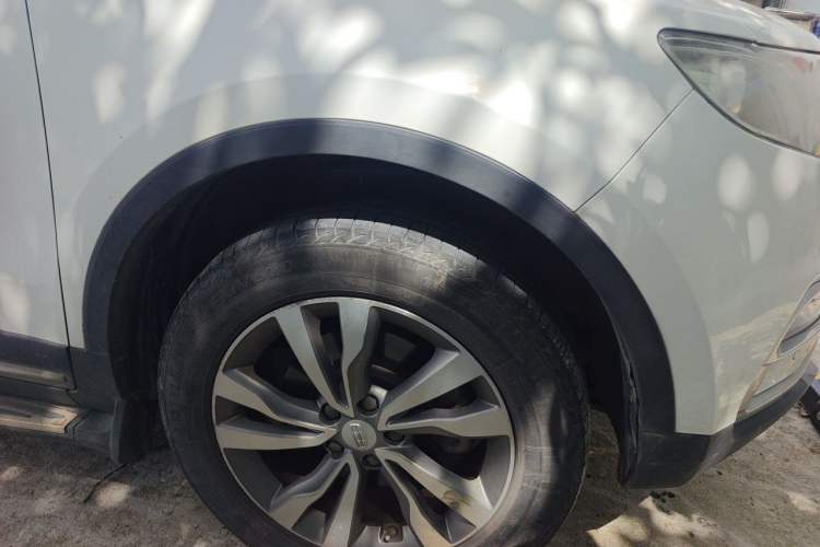 Used Geely Auto Emgrand X7 Sport 2016 1.8TD Automatic Smart Connectivity Version Right Front Wheel Hub