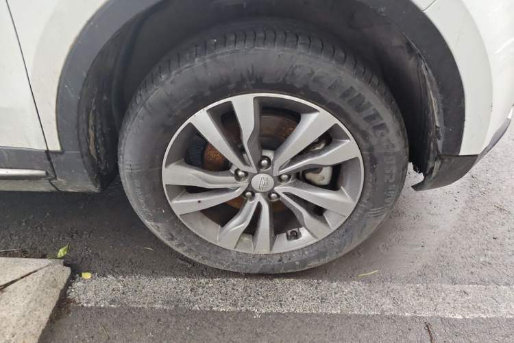Used Geely Auto Emgrand X7 Sport 2016 1.8TD Automatic ZhiZun Version Right Front Wheel Hub