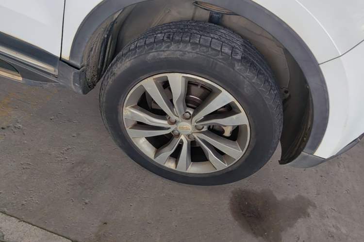 Used Geely Auto Emgrand X7 Sport 2016 1.8TD Automatic Smart Connectivity Version Right Front Wheel Hub