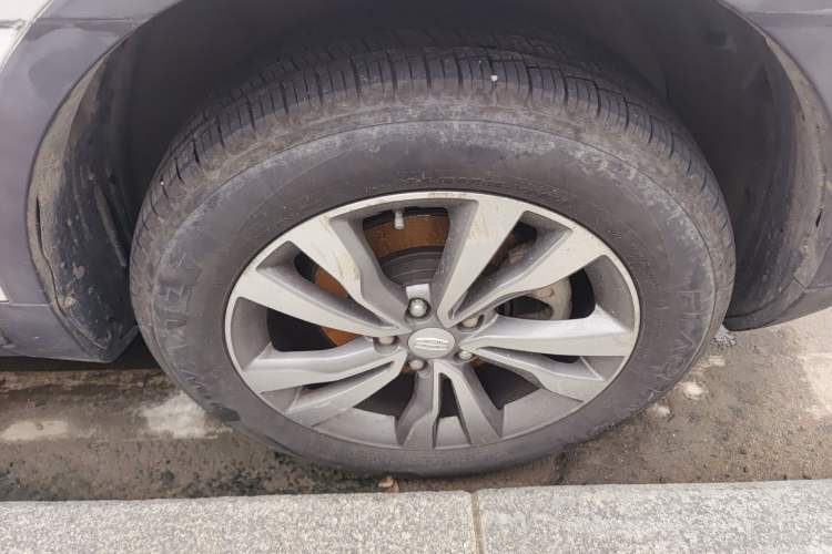 Used Geely Auto Emgrand X7 Sport 2016 2.0L Manual ZhiShang Version Right Front Wheel Hub