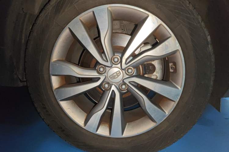 Used Geely Auto Emgrand X7 Sport 2016 1.8TD Automatic Smart Model Right Front Wheel Hub