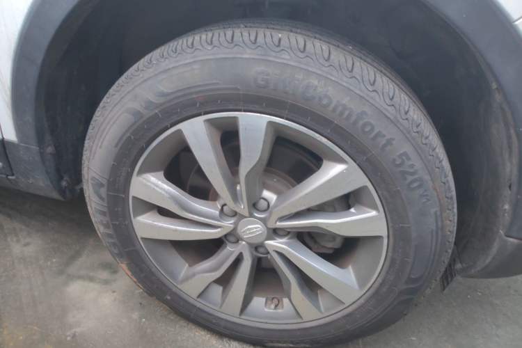 Used Geely Auto Emgrand X7 Sport 2016 1.8TD Automatic Smart Model Right Front Wheel Hub