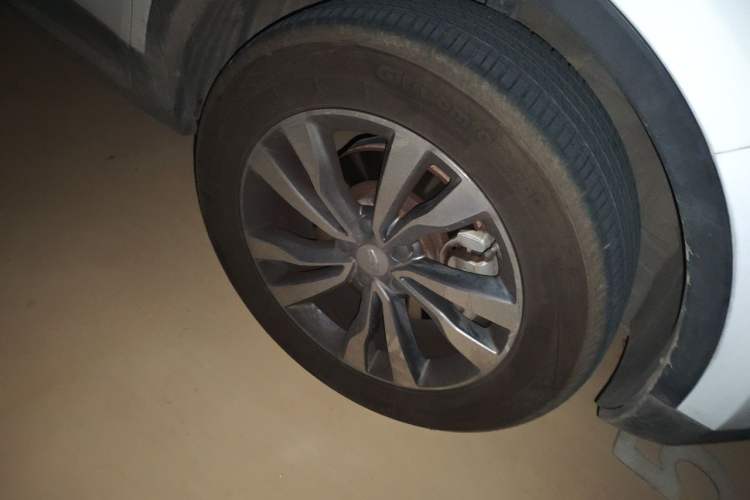 Used Geely Auto Emgrand X7 Sport 2016 1.8TD Automatic Smart Model Right Front Wheel Hub
