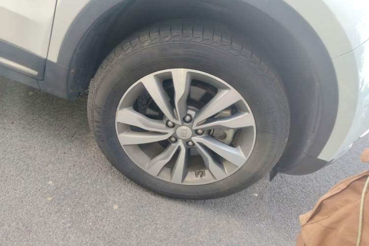 Used Geely Auto Emgrand X7 Sport 2016 1.8TD Automatic Smart Model Right Front Wheel Hub