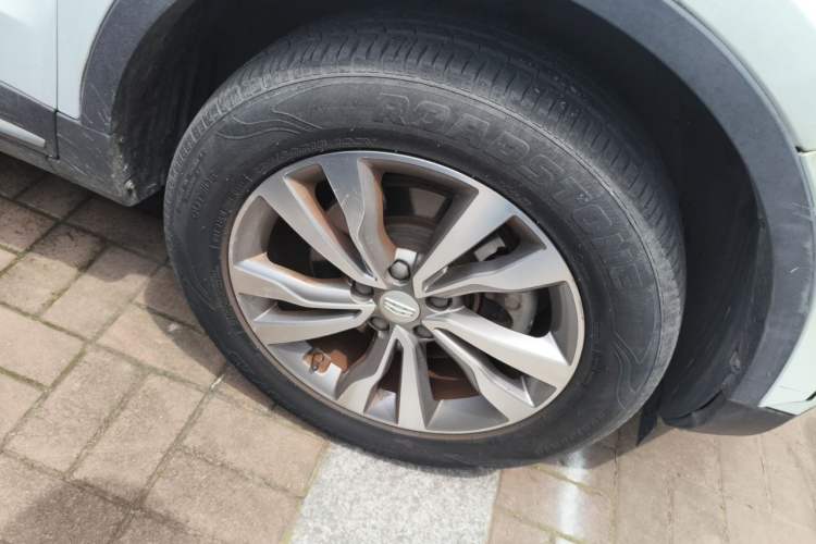 Used Geely Auto Emgrand X7 Sport 2016 1.8TD Automatic ZhiShang Model Right Front Wheel Hub