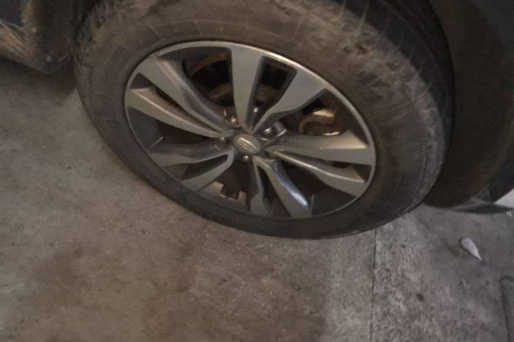 Used Geely Auto Emgrand X7 Sport 2016 1.8TD Automatic Smart Connectivity Version Right Front Wheel Hub