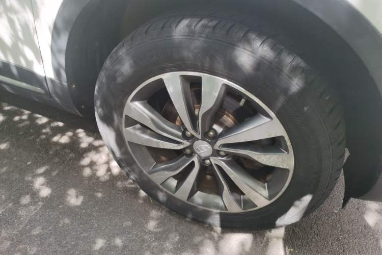 Used Geely Auto Emgrand X7 Sport 2016 1.8TD Automatic ZhiZun Version Right Front Wheel Hub