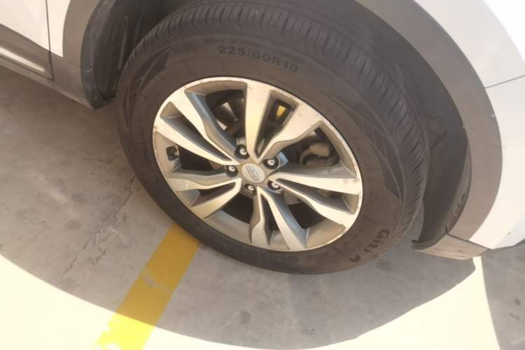 Used Geely Auto Emgrand X7 Sport 2016 1.8TD Automatic ZhiShang Model Right Front Wheel Hub