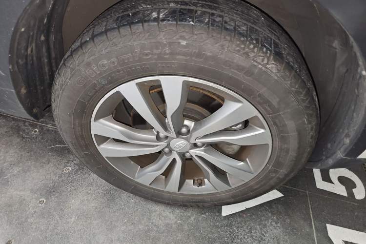 Used Geely Auto Emgrand X7 Sport 2016 1.8TD Automatic Smart Model Right Front Wheel Hub