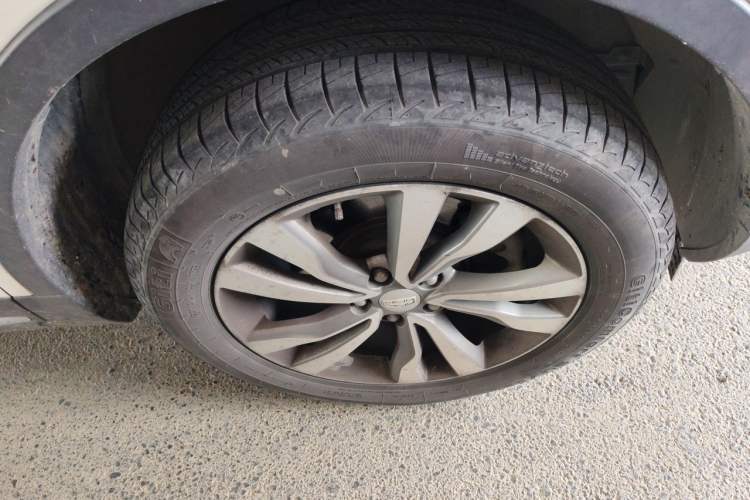 Used Geely Auto Emgrand X7 Sport 2016 1.8TD Automatic ZhiShang Model Right Front Wheel Hub