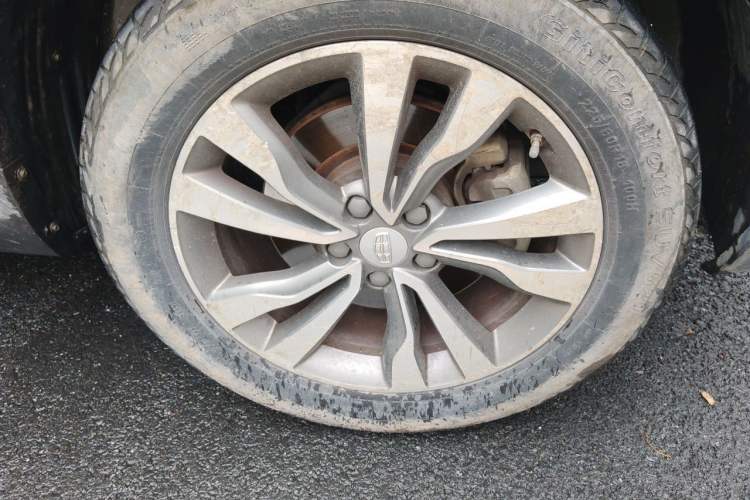 Used Geely Auto Emgrand X7 Sport 2016 2.0L Manual ZhiShang Version Right Front Wheel Hub