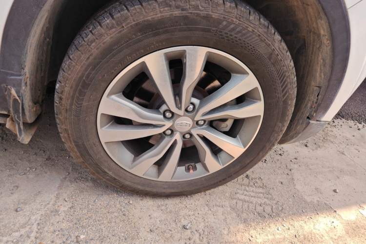 Used Geely Auto Emgrand X7 Sport 2016 1.8TD Automatic ZhiZun Version Right Front Wheel Hub