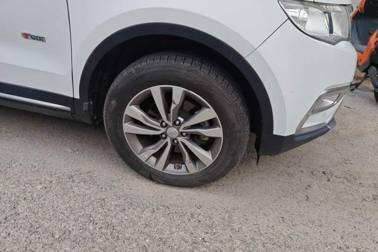 Used Geely Auto Emgrand X7 Sport 2016 1.8TD Automatic ZhiShang Model Right Front Wheel Hub