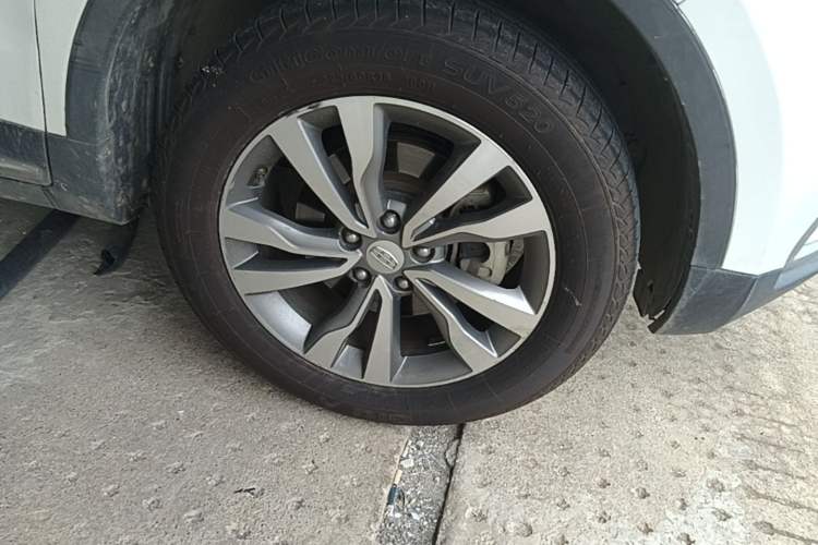 Used Geely Auto Emgrand X7 Sport 2016 1.8TD Automatic Smart Connectivity Version Right Front Wheel Hub