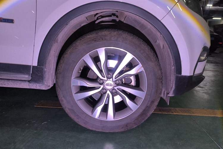Used Geely Auto Emgrand X7 Sport 2016 1.8TD Automatic ZhiZun Version Right Front Wheel Hub