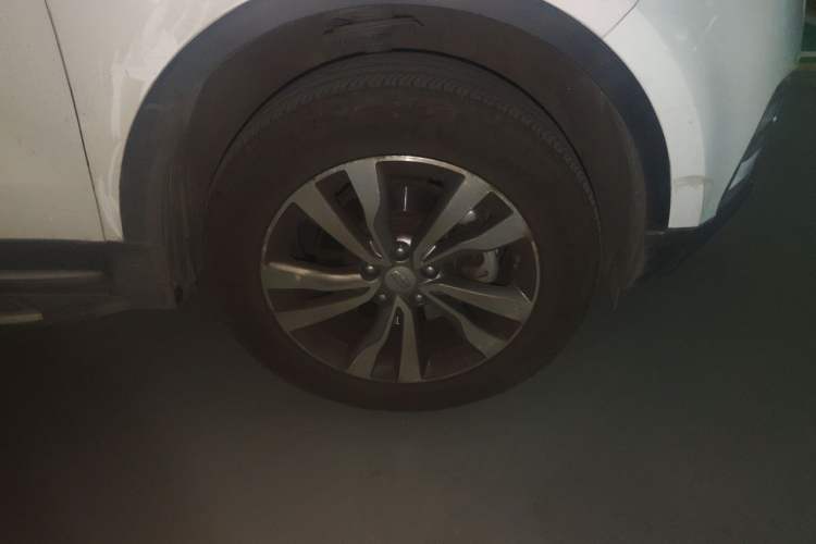 Used Geely Auto Emgrand X7 Sport 2016 1.8TD Automatic Smart Connectivity Version Right Front Wheel Hub