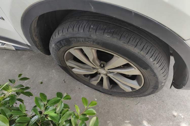 Used Geely Auto Emgrand X7 Sport 2016 1.8TD Automatic ZhiZun Version Right Front Wheel Hub
