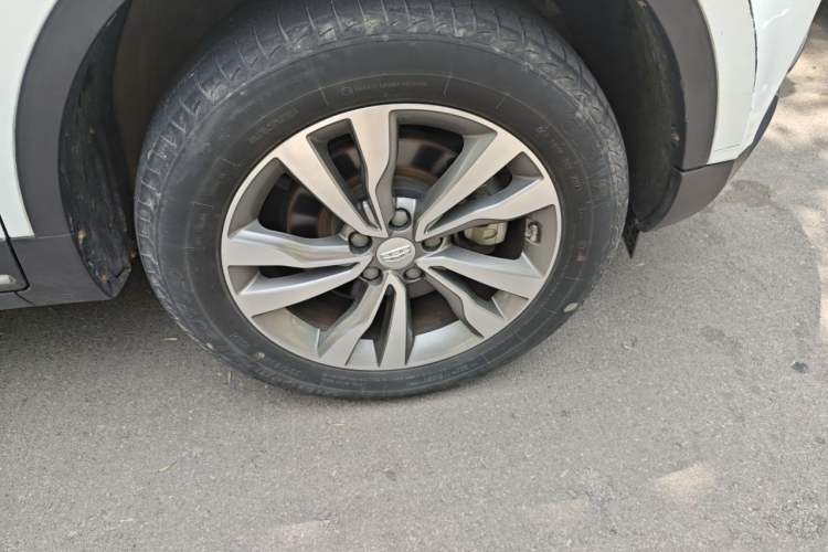 Used Geely Auto Emgrand X7 Sport 2016 1.8TD Automatic Smart Connectivity Version Right Front Wheel Hub