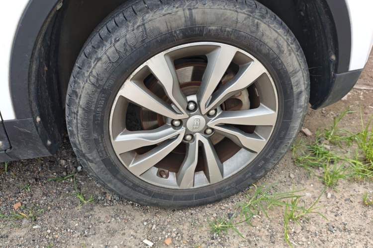 Used Geely Auto Emgrand X7 Sport 2016 2.0L Manual ZhiShang Version Right Front Wheel Hub