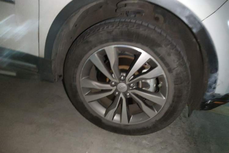 Used Geely Auto Emgrand X7 Sport 2016 1.8TD Automatic Smart Model Right Front Wheel Hub