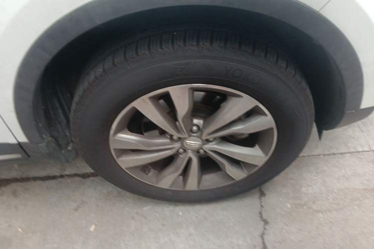 Used Geely Auto Emgrand X7 Sport 2016 1.8TD Automatic ZhiZun Version Right Front Wheel Hub