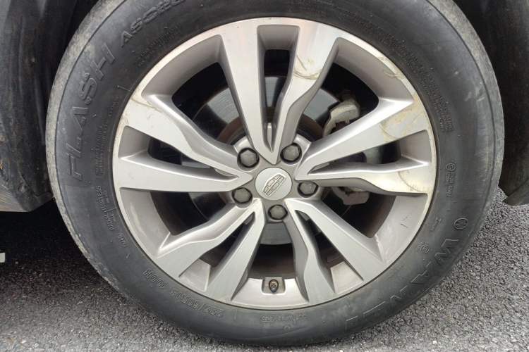 Used Geely Auto Emgrand X7 Sport 2016 1.8TD Automatic Smart Connectivity Version Right Front Wheel Hub