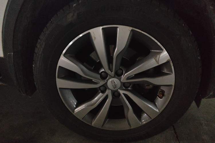 Used Geely Auto Emgrand X7 Sport 2016 1.8TD Automatic Smart Connectivity Version Right Front Wheel Hub