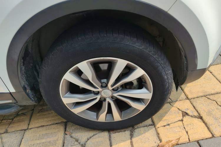 Used Geely Auto Emgrand X7 Sport 2016 1.8TD Automatic ZhiShang Model Right Front Wheel Hub