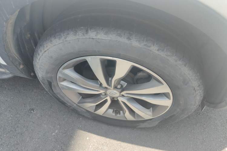 Used Geely Auto Emgrand X7 Sport 2016 2.0L Manual ZhiShang Version Right Front Wheel Hub