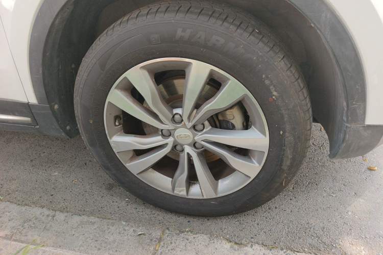 Used Geely Auto Emgrand X7 Sport 2016 1.8TD Automatic Smart Model Right Front Wheel Hub