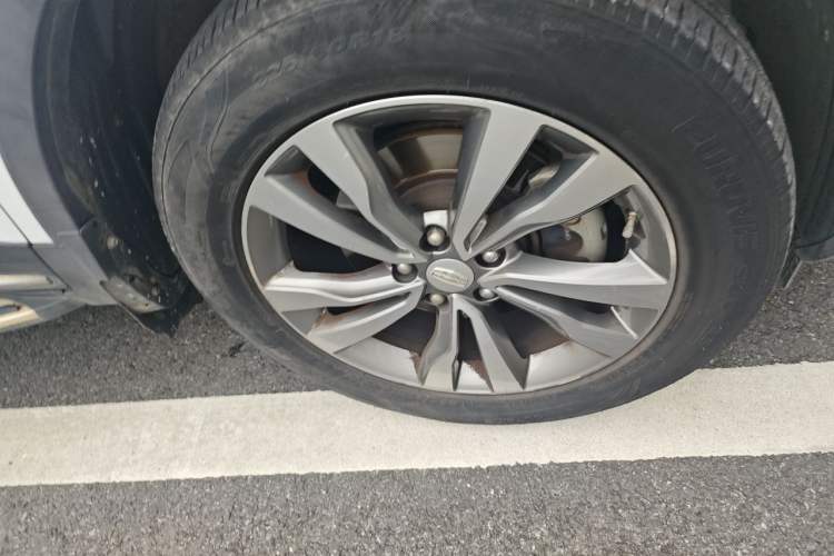 Used Geely Auto Emgrand X7 Sport 2016 1.8TD Automatic ZhiZun Version Right Front Wheel Hub
