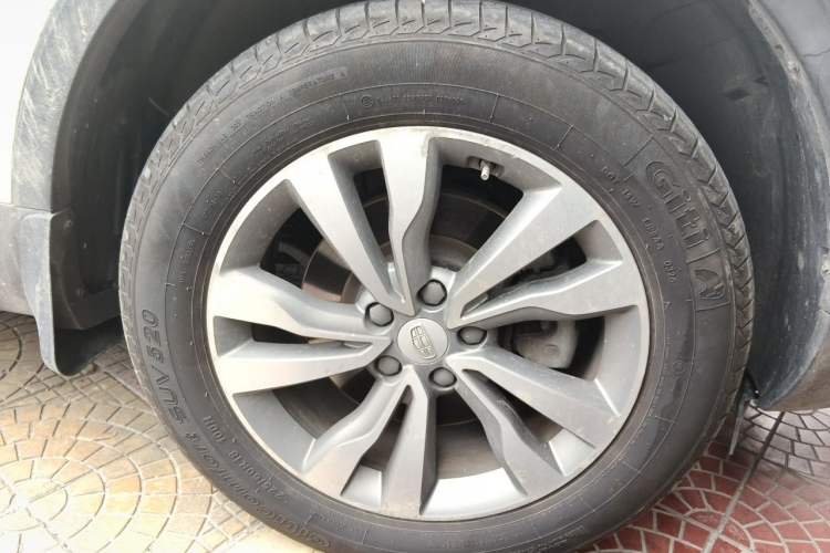 Used Geely Auto Emgrand X7 Sport 2016 1.8TD Automatic ZhiShang Model Right Front Wheel Hub