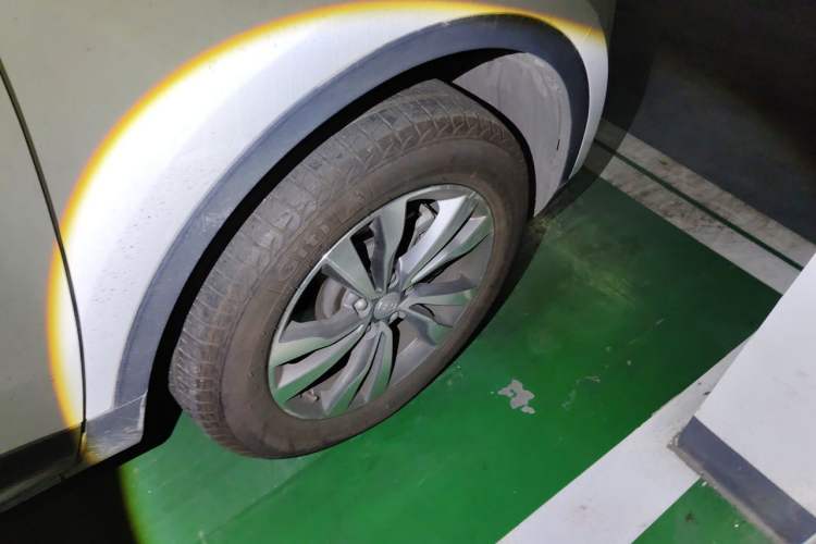 Used Geely Auto Emgrand X7 Sport 2016 1.8TD Automatic ZhiShang Model Right Front Wheel Hub