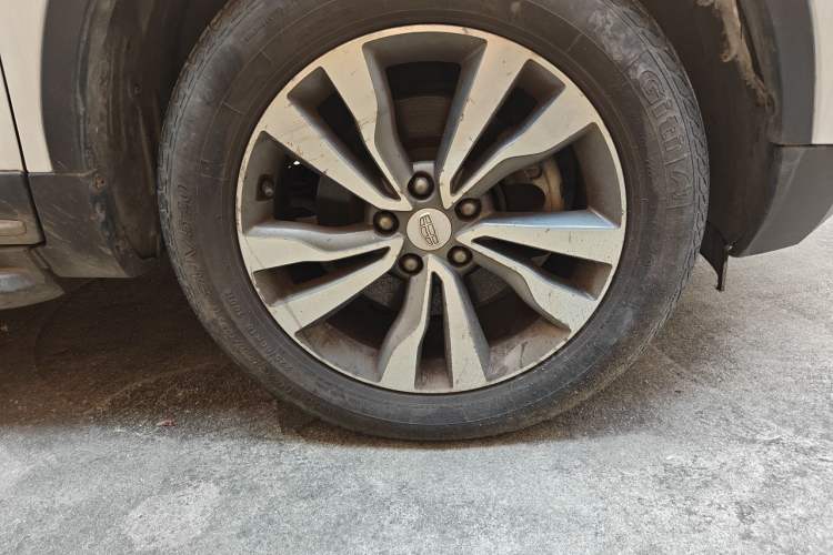Used Geely Auto Emgrand X7 Sport 2016 2.0L Manual Smart Connect Version Right Front Wheel Hub