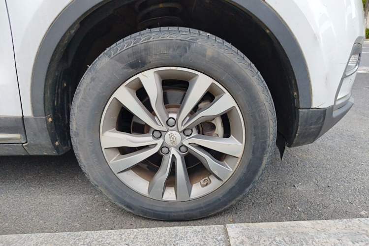 Used Geely Auto Emgrand X7 Sport 2016 2.0L Manual ZhiShang Version Right Front Wheel Hub