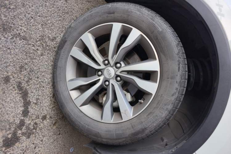 Used Geely Auto Emgrand X7 Sport 2016 1.8TD Automatic Smart Model Right Front Wheel Hub