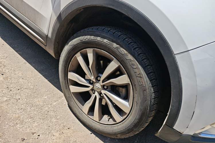 Used Geely Auto Emgrand X7 Sport 2016 1.8TD Automatic Smart Connectivity Version Right Front Wheel Hub