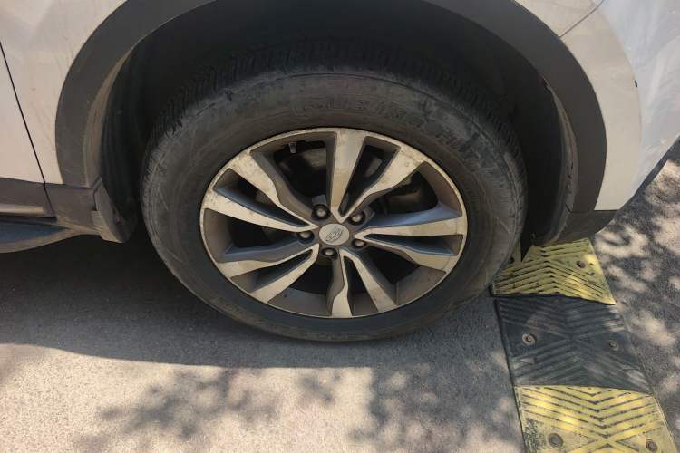 Used Geely Auto Emgrand X7 Sport 2016 1.8TD Automatic ZhiZun Version Right Front Wheel Hub