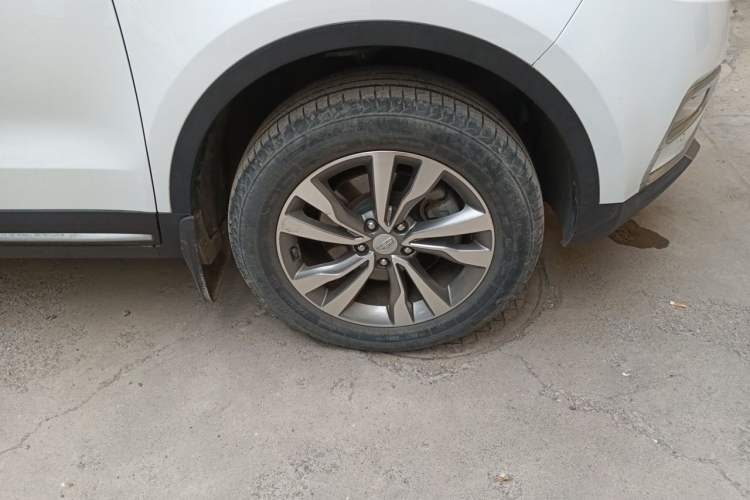 Used Geely Auto Emgrand X7 Sport 2016 2.0L Manual Smart Connect Version Right Front Wheel Hub