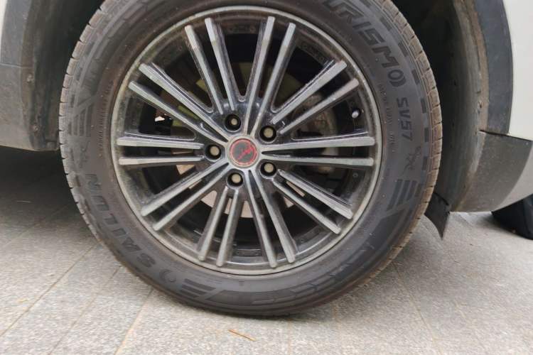 Used Geely Auto Emgrand X7 Sport 2016 1.8TD Automatic ZhiShang Model Right Front Wheel Hub