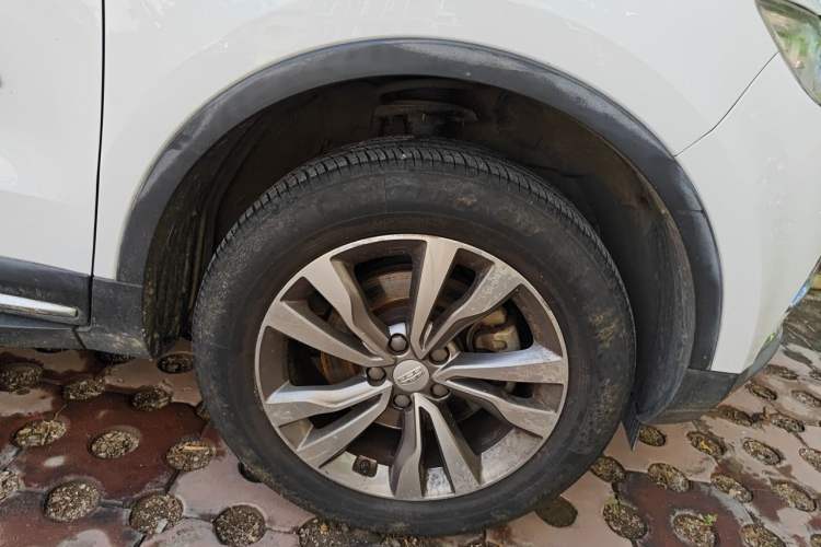 Used Geely Auto Emgrand X7 Sport 2016 1.8TD Automatic ZhiShang Model Right Front Wheel Hub