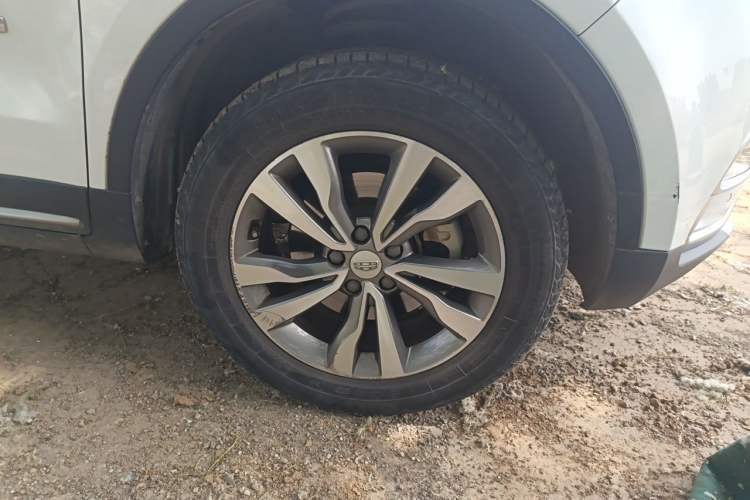 Used Geely Auto Emgrand X7 Sport 2016 1.8TD Automatic Smart Connectivity Version Right Front Wheel Hub