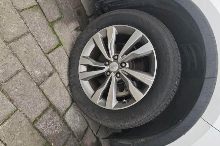 Used Geely Auto Emgrand X7 Sport 2016 1.8TD Automatic ZhiZun Version Right Front Wheel Hub