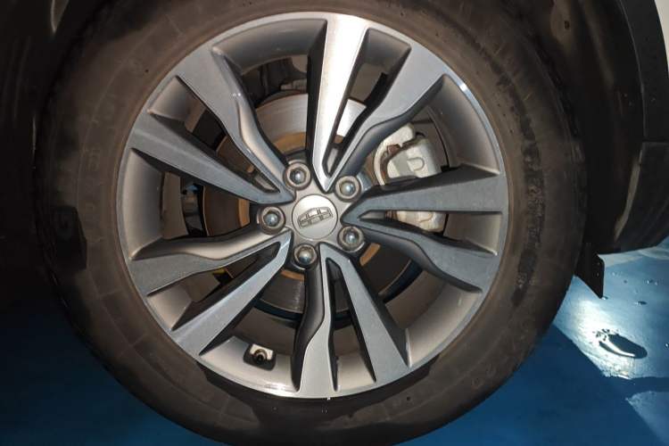 Used Geely Auto Emgrand X7 Sport 2016 1.8TD Automatic Smart Model Right Front Wheel Hub