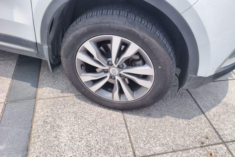 Used Geely Auto Emgrand X7 Sport 2016 1.8TD Automatic Smart Model Right Front Wheel Hub