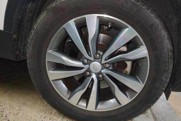 Used Geely Auto Emgrand X7 Sport 2016 1.8TD Automatic Smart Connectivity Version Right Front Wheel Hub